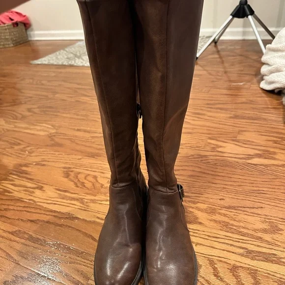 Women’s Tall Baretraps boots - Picture 2 of 5